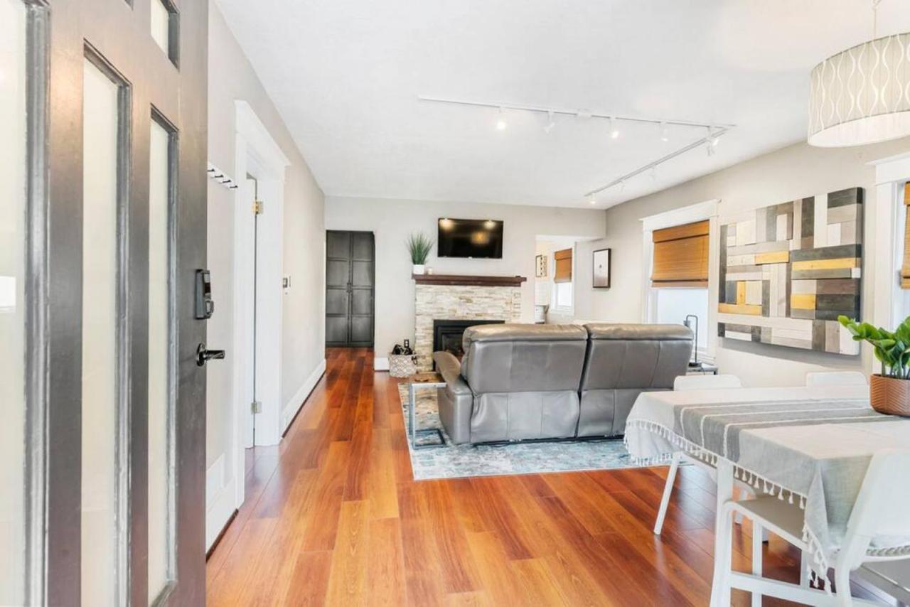 Dazzling 3bd, 2ba With Private Deck Near Alberta