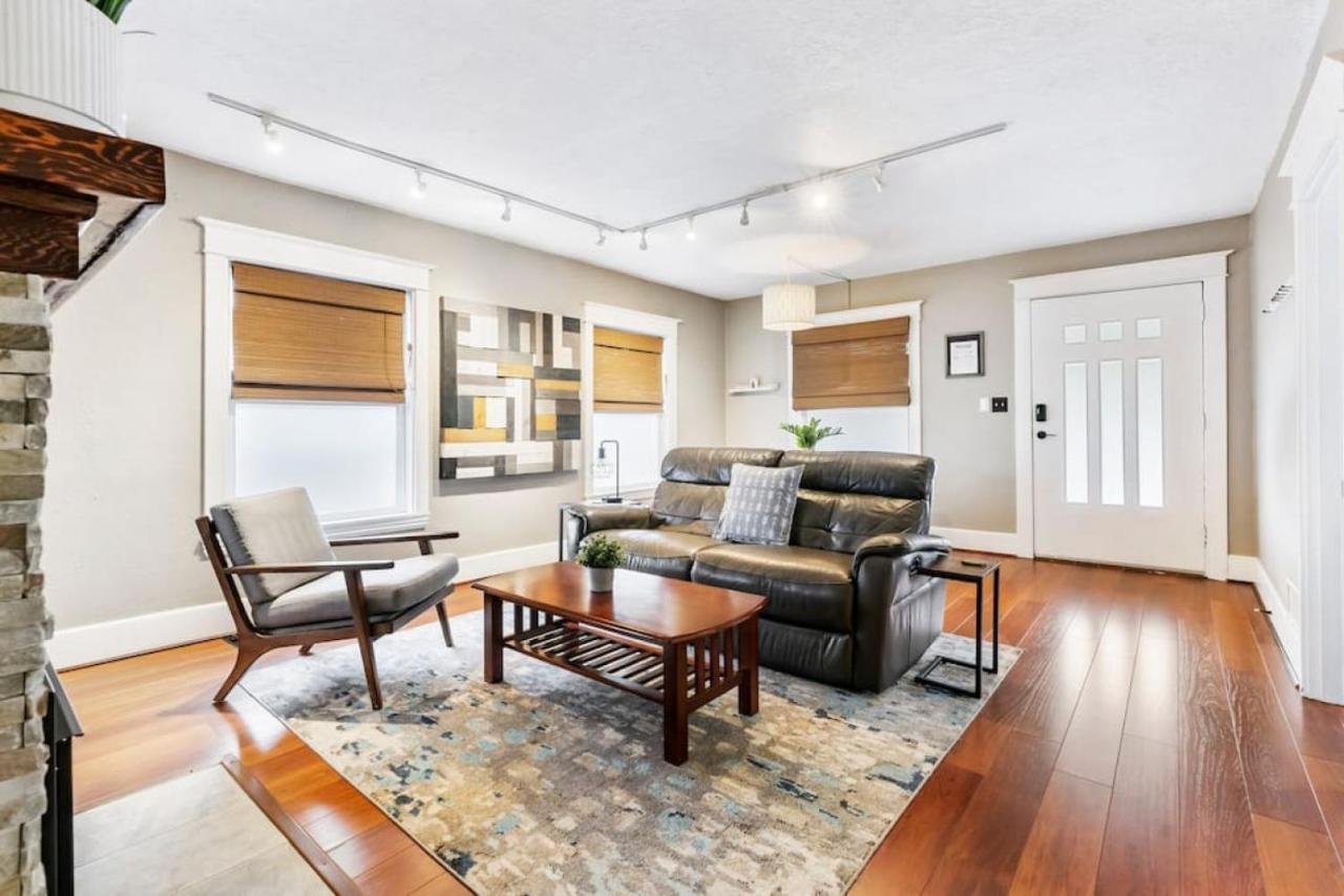 Holiday home Dazzling 3bd, 2ba With Private Deck Near Alberta Portland