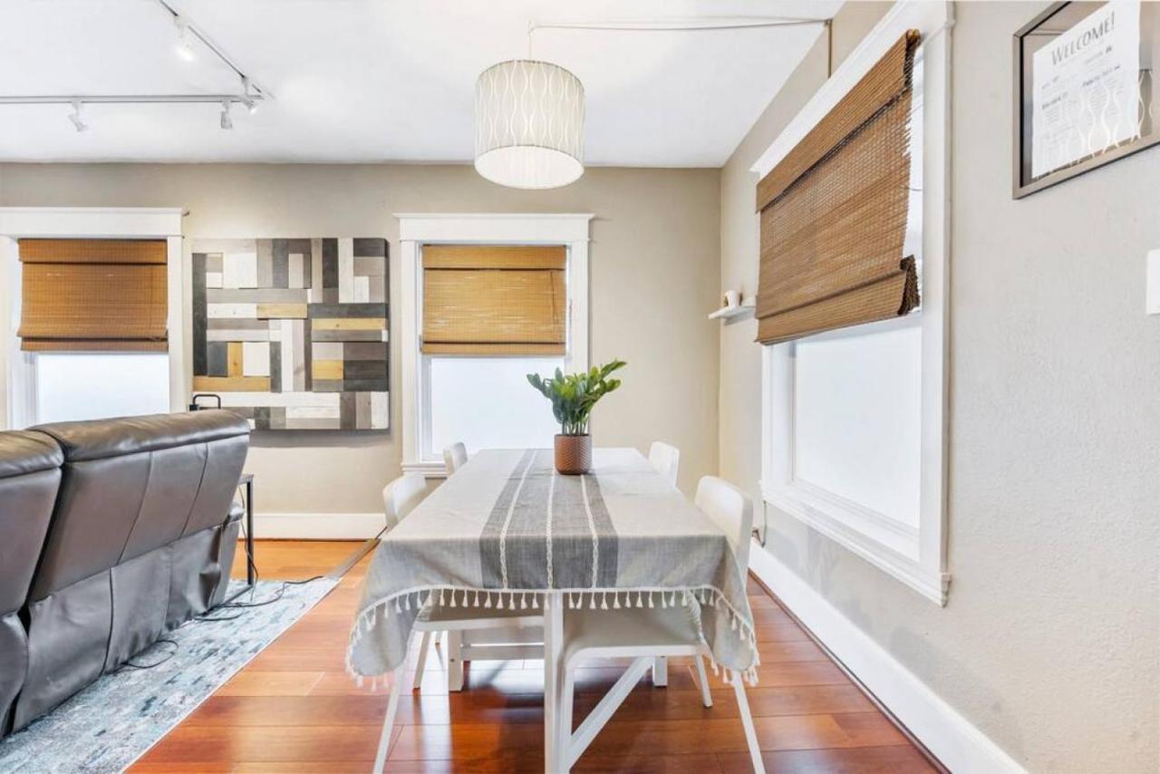 Holiday home Dazzling 3bd, 2ba With Private Deck Near Alberta Portland