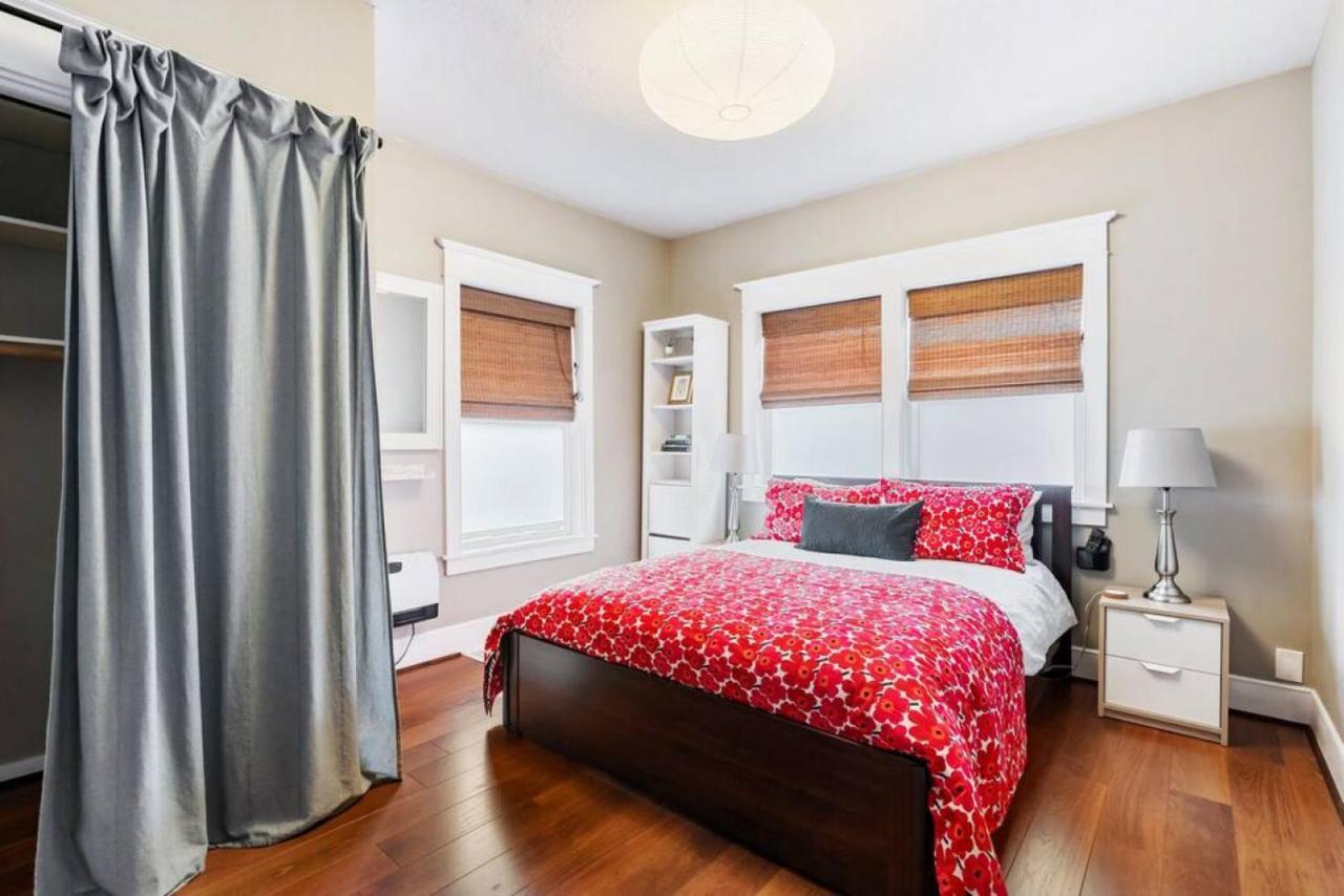 Dazzling 3bd, 2ba With Private Deck Near Alberta Holiday home *
