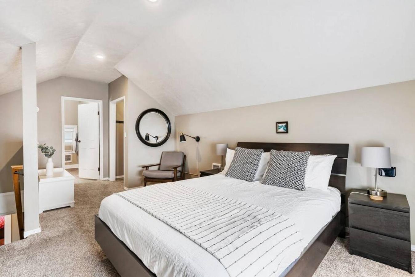 Holiday home Dazzling 3bd, 2ba With Private Deck Near Alberta Portland